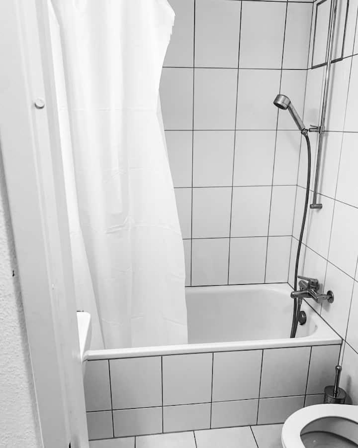 Apartment Studio, 3 Min Walk To Main Stationhb Leon Zurich