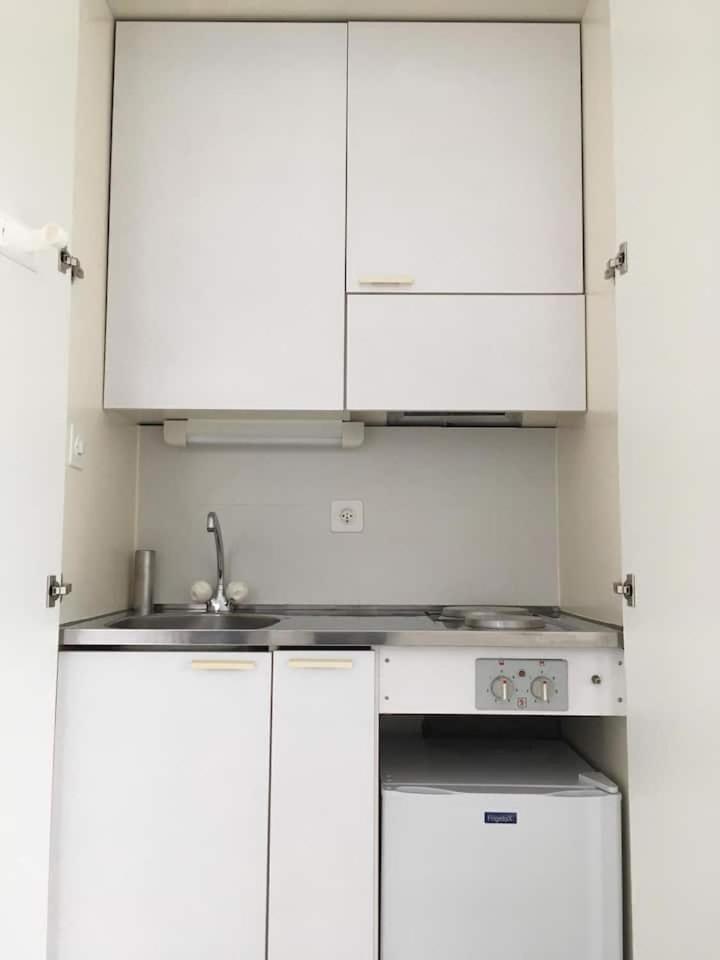 Studio, 3 Min Walk To Main Stationhb Leon Apartment Zurich